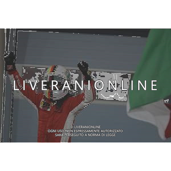 1st place Sebastian Vettel (GER) Ferrari SF71H. 08.04.2018. Formula 1 World Championship, Rd 2, Bahrain Grand Prix, Sakhir, Bahrain, Race Day. / AGENZIA ALDO LIVERANI SAS - ITALY ONLY EDITORIAL USE ONLY - F1 Motor Racing - Formula One World Championship - Bahrain Grand Prix - Race Day - Sakhir, Bahrain Gara 08.04.2018