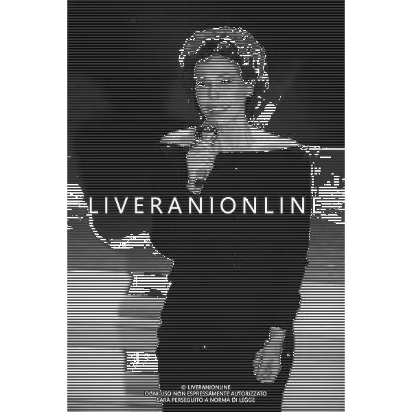 RETROSPETTIVA ORNELLA VANONI CANTANTE A SANREMO 1989 NELLA FOTO ORNELLA VANONI AG ALDO LIVERANI SAS