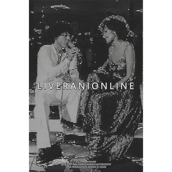 RETROSPETTIVA ORNELLA VANONI CANTANTE NELLA FOTO ORNELLA VANONI CON RICCARDO COCCIANTE AG ALDO LIVERANI SAS