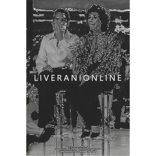 RETROSPETTIVA ORNELLA VANONI CANTANTE NELLA FOTO ORNELLA VANONI CON PINO CARUSO AG ALDO LIVERANI SAS