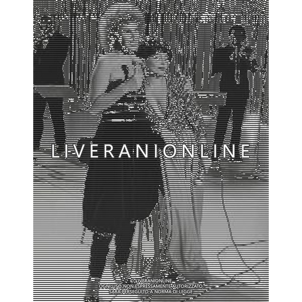 RETROSPETTIVA ORNELLA VANONI CANTANTE NELLA FOTO ORNELLA VANONI CON MARIA CREUZA AG ALDO LIVERANI SAS