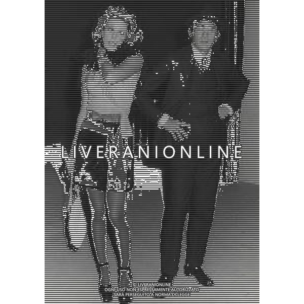 RETROSPETTIVA ORNELLA VANONI CANTANTE NELLA FOTO ORNELLA VANONI CON WALTER CHIARI AG ALDO LIVERANI SAS