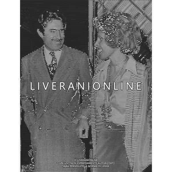 RETROSPETTIVA ORNELLA VANONI CANTANTE NELLA FOTO ORNELLA VANONI CON LANDO BUZZANCA AG ALDO LIVERANI SAS