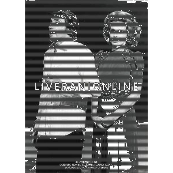 RETROSPETTIVA ORNELLA VANONI CANTANTE NELLA FOTO ORNELLA VANONI CON WALTER CHIARI AG ALDO LIVERANI SAS