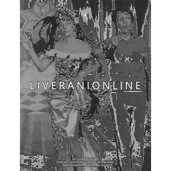 RETROSPETTIVA ORNELLA VANONI CANTANTE NELLA FOTO ORNELLA VANONI CON WALTER CHIARI AG ALDO LIVERANI SAS