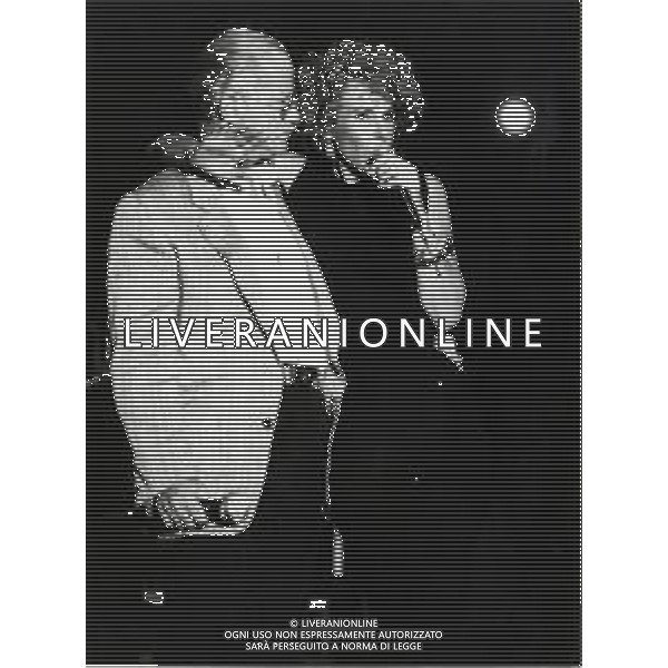 RETROSPETTIVA ORNELLA VANONI CANTANTE NELLA FOTO ORNELLA VANONI CON GINO PAOLI AG ALDO LIVERANI SAS