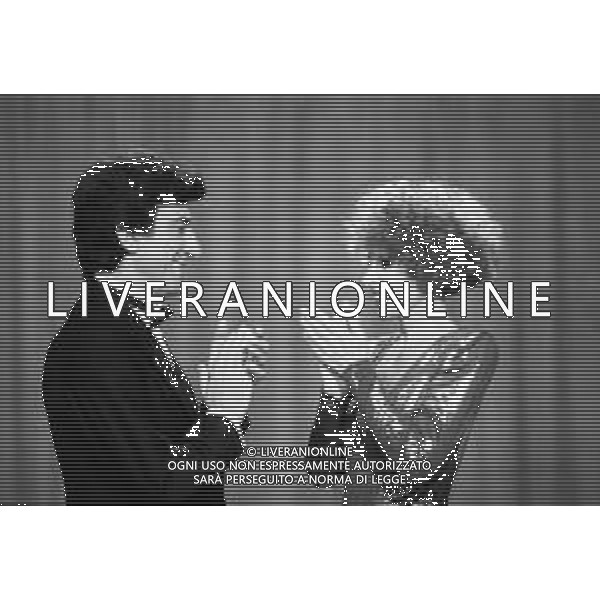 RETROSPETTIVA ORNELLA VANONI CANTANTE NELLA FOTO ORNELLA VANONI CON GIGI PROIETTI AG ALDO LIVERANI SAS