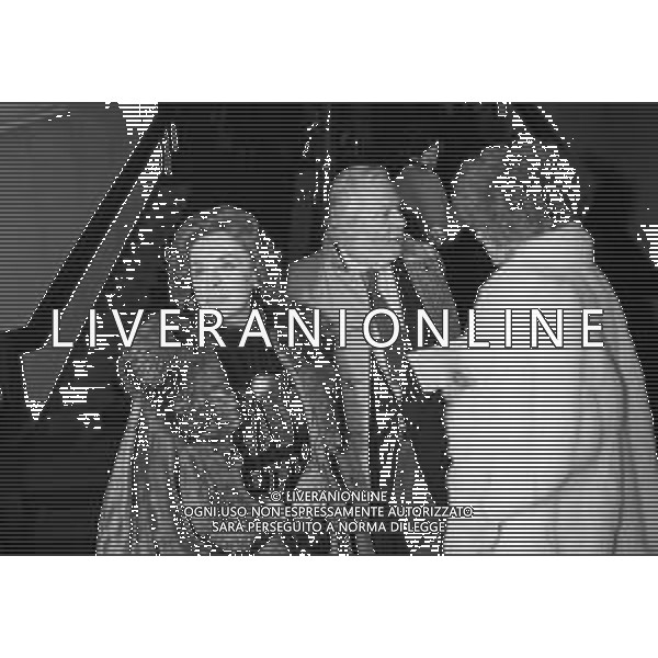 RETROSPETTIVA ORNELLA VANONI CANTANTE NELLA FOTO ORNELLA VANONI CON ANNA PROCLEMER AG ALDO LIVERANI SAS