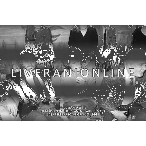 RETROSPETTIVA ORNELLA VANONI CANTANTE 1985 NELLA FOTO ORNELLA VANONI CON GIANNI VERSACE AG ALDO LIVERANI SAS