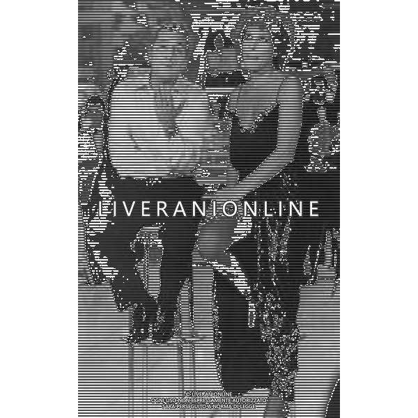 RETROSPETTIVA ORNELLA VANONI CANTANTE NELLA FOTO ORNELLA VANONI CON PINO CARUSO AG ALDO LIVERANI SAS