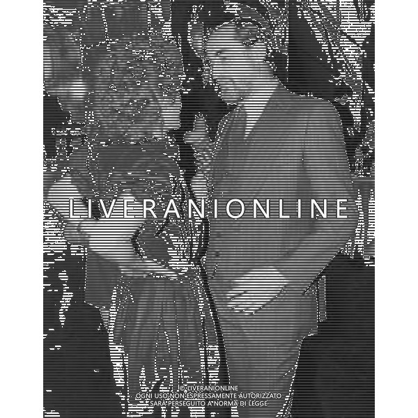 RETROSPETTIVA ORNELLA VANONI CANTANTE NELLA FOTO ORNELLA VANONI CON VITTORIO GASSMAN AG ALDO LIVERANI SAS