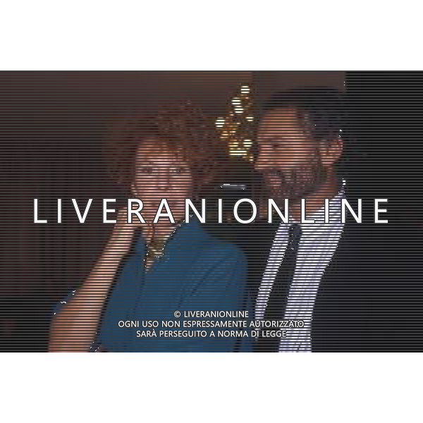 RETROSPETTIVA ORNELLA VANONI CANTANTE NELLA FOTO ORNELLA VANONI CON GIANNI VERSACE AG ALDO LIVERANI SAS