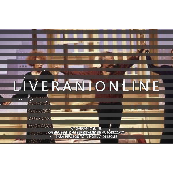 RETROSPETTIVA ORNELLA VANONI CANTANTE NELLA FOTO ORNELLA VANONI CON GIORGIO ALBERTAZZI AG ALDO LIVERANI SAS