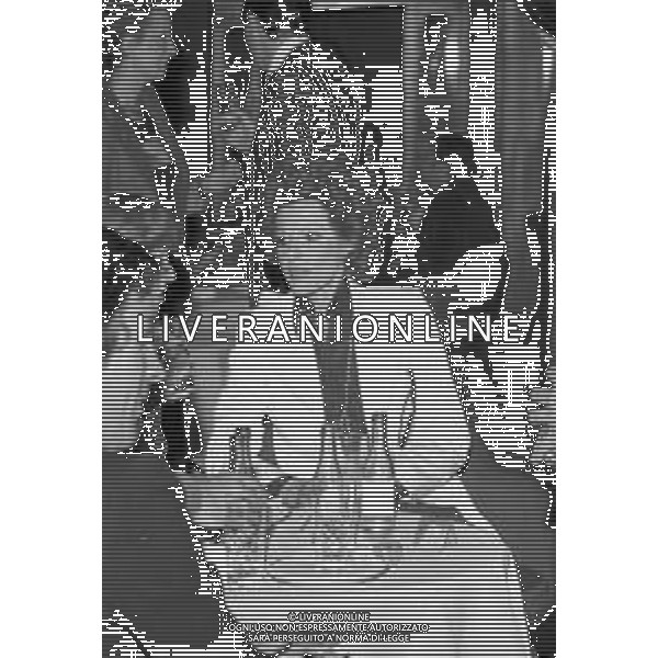 RETROSPETTIVA ORNELLA VANONI CANTANTE NELLA FOTO ORNELLA VANONI A SALSOMAGGIORE 1973 AG ALDO LIVERANI SAS