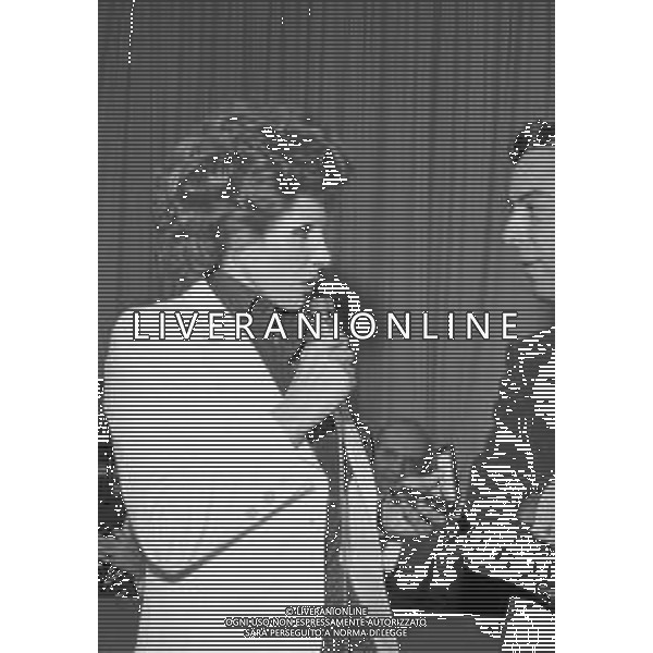 RETROSPETTIVA ORNELLA VANONI CANTANTE NELLA FOTO ORNELLA VANONI A SALSOMAGGIORE 1973 AG ALDO LIVERANI SAS