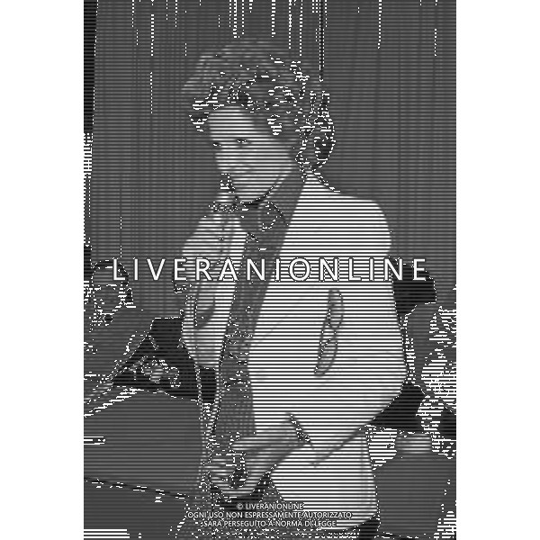 RETROSPETTIVA ORNELLA VANONI CANTANTE NELLA FOTO ORNELLA VANONI A SALSOMAGGIORE 1973 AG ALDO LIVERANI SAS