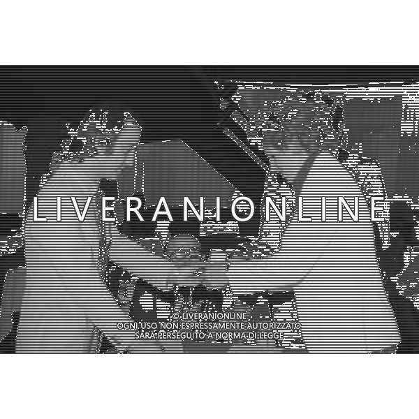 RETROSPETTIVA ORNELLA VANONI CANTANTE NELLA FOTO ORNELLA VANONI A SALSOMAGGIORE 1973 AG ALDO LIVERANI SAS