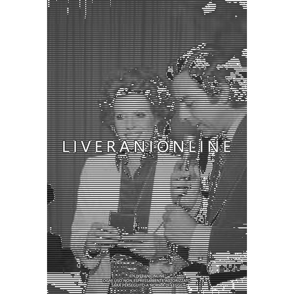 RETROSPETTIVA ORNELLA VANONI CANTANTE NELLA FOTO ORNELLA VANONI CON DANIELE PIOMBI A SALSOMAGGIORE 1973 AG ALDO LIVERANI SAS