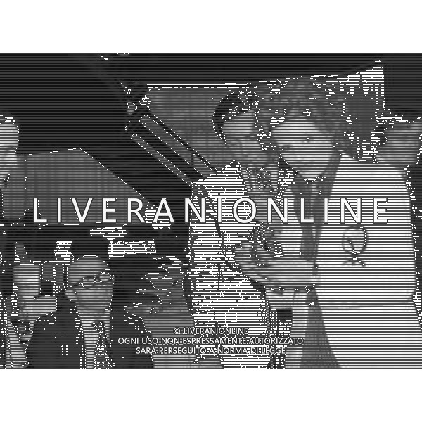 RETROSPETTIVA ORNELLA VANONI CANTANTE NELLA FOTO ORNELLA VANONI CON DANIELE PIOMBI A SALSOMAGGIORE 1973 AG ALDO LIVERANI SAS