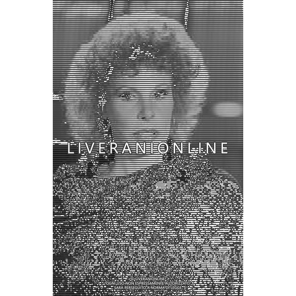 RETROSPETTIVA ORNELLA VANONI CANTANTE NELLA FOTO ORNELLA VANONI IN RAI NEL 1981 AG ALDO LIVERANI SAS