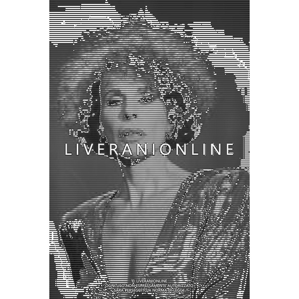 RETROSPETTIVA ORNELLA VANONI CANTANTE 1985 NELLA FOTO ORNELLA VANONI AG ALDO LIVERANI SAS