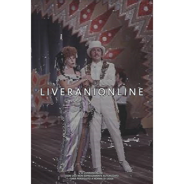 RETROSPETTIVA ORNELLA VANONI CANTANTE NELLA FOTO ORNELLA VANONI CON WALTER CHIARI AG ALDO LIVERANI SAS