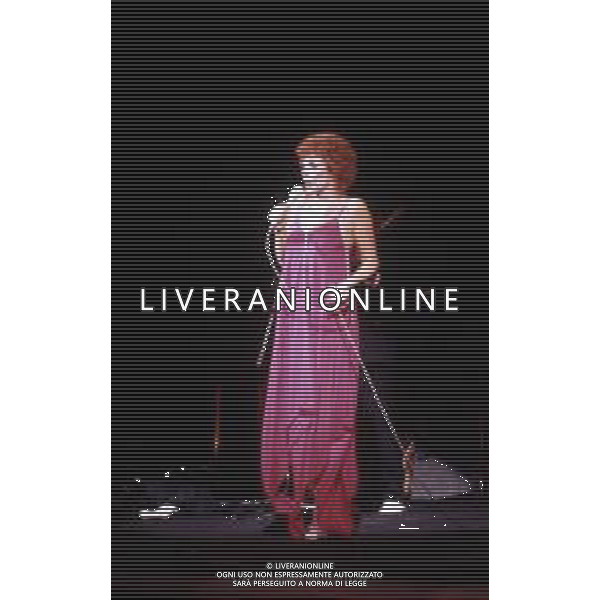 RETROSPETTIVA ORNELLA VANONI CANTANTE NELLA FOTO ORNELLA VANONI AG ALDO LIVERANI SAS