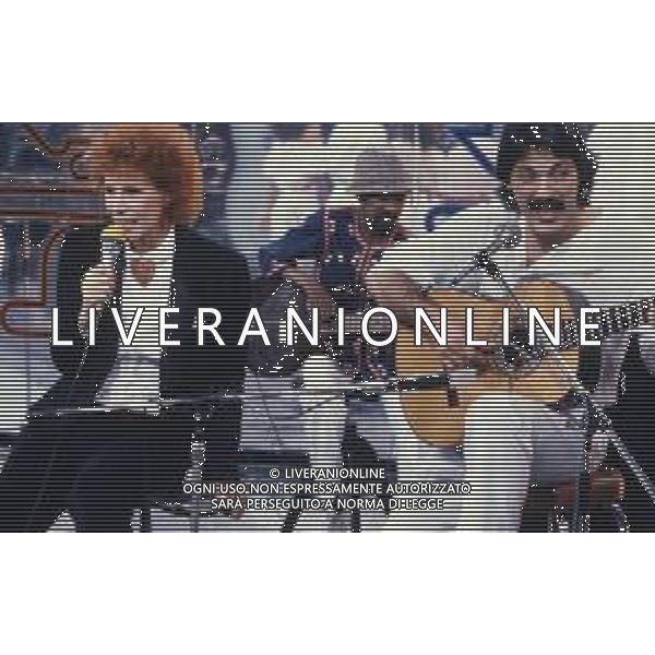 RETROSPETTIVA ORNELLA VANONI CANTANTE NELLA FOTO ORNELLA VANONI CON TOQUINHO AG ALDO LIVERANI SAS