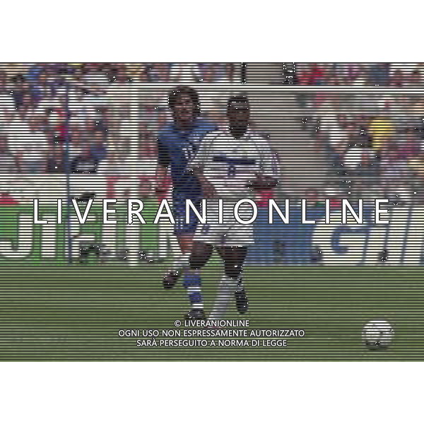 03-07-1998 CAMPIONATO DEL MONDO FRANCIA 98 PARIGI-ITALIA FRANCIA 0-0 AI SUPPLEMENTARI 4-3 NELLA FOTO MARCEL DESSAILLY AG ALDO LIVERANI SAS