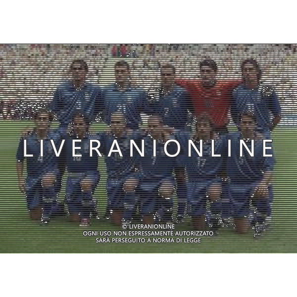 03-07-1998 CAMPIONATO DEL MONDO FRANCIA 98 PARIGI-ITALIA FRANCIA 0-0 AI SUPPLEMENTARI 4-3 NELLA FOTO FORMAZIONE ITALIA DA SIN PAOLO MALDINI-CRISTIAN VIERI- GIUSEPPE BERGOMI-GIANLUCA PAGLIUCA-DINO BAGGIO SED SIN FABIO CANNAVARO-ALESSANDRO DEL PIERO-LUIGI DI BIAGIO-GIANLUCA PESSOTTO-FRANCESCO MORIERO-ALESSANDRO COSTACURTA AG ALDO LIVERANI SAS