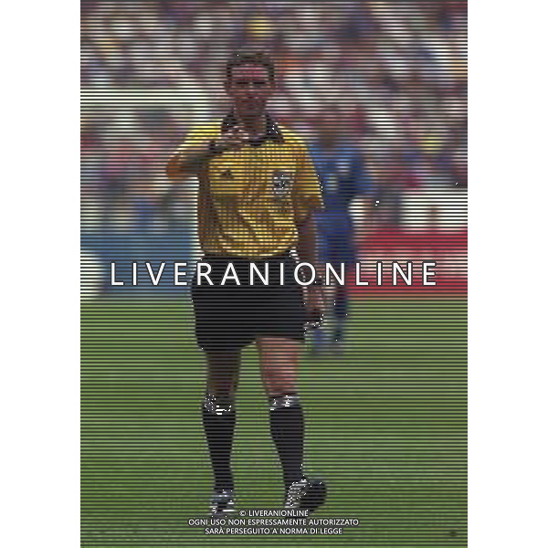 03-07-1998 CAMPIONATO DEL MONDO FRANCIA 98 PARIGI-ITALIA FRANCIA 0-0 AI SUPPLEMENTARI 4-3 NELLA FOTO ARBITRO DALLAS HUGH AG ALDO LIVERANI SAS