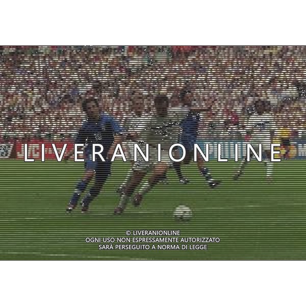 03-07-1998 CAMPIONATO DEL MONDO FRANCIA 98 PARIGI-ITALIA FRANCIA 0-0 AI SUPPLEMENTARI 4-3 NELLA FOTO ALESSANDRO DEL PIERO E LAURENT BLANC AG ALDO LIVERANI SAS