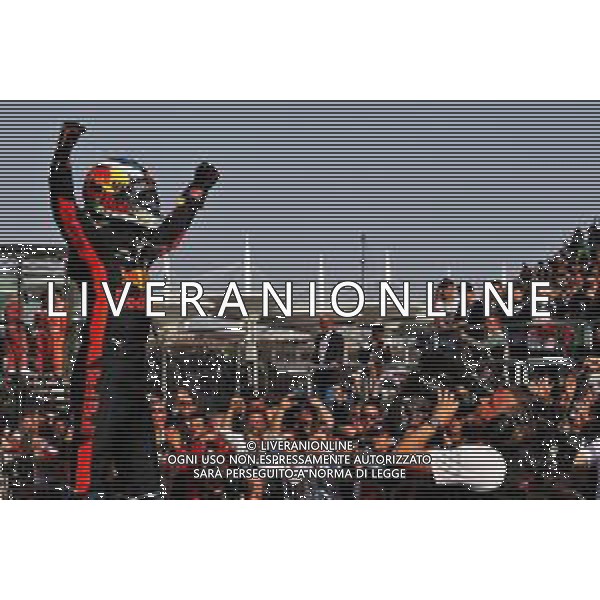 Race winner Daniel Ricciardo (AUS) Red Bull Racing celebrates in parc ferme. 15.04.2018. Formula 1 World Championship, Rd 3, Chinese Grand Prix, Shanghai, China, Race Day. / AGENZIA ALDO LIVERANI SAS - ITALY ONLY EDITORIAL USE ONLY