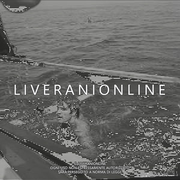 RETROSPETTIVA NINO BENVENUTI PUGILE A CESENATICO AGOSTO 1969 NELLA FOTO NINO BENVENUTI AL MARE CON AMICI E FAMIGLIA AG ALDO LIVERANI SAS