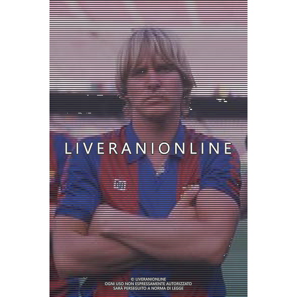 RETROSPETTIVA BERNARD SCHUSTER CALCIATORE NELLA FOTO BERNARD SCHUSTER CON LAMAGLIA DEL BARCELLONA AG ALDO LIVERANI SAS