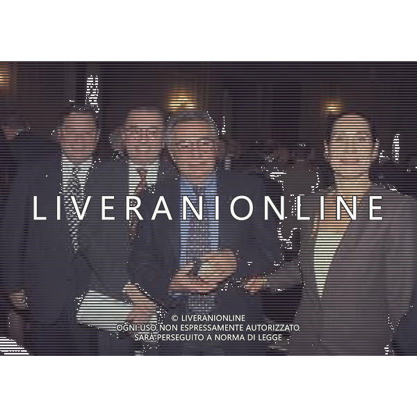 07-12-1996 MILANO CONSEGNA DELL\'ONOREFICENZA DELL\'AMBROGINO D\'ORO AL DIRETTORE DELLA GAZZETTA DELLO SPORT CANDIDO CANNAVO\' NELLA FOTO GIORGIO SQUINZI CON CANDIDO CANNAVO\' E LA MOGLIE AG ALDO LIVERANI SAS