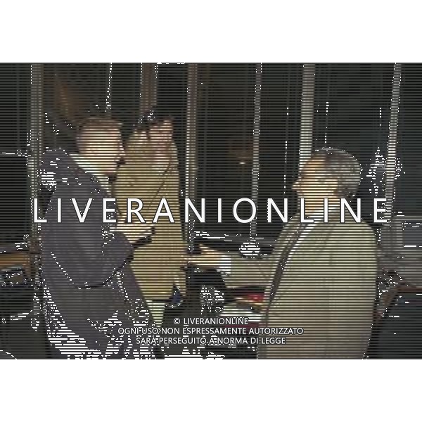 26-01-1998 MILANO REDAZIONE DELLA GAZZETTA DELLO SPORT VISITA DI ANDREA MENEGHIN E GIANMARCO POZZECCO NELLA FOTO ANDREA MENEGHIN E GIANMARCO POZZECCO CON CANDIDO CANNAVO\' AG ALDO LIVERANI SAS