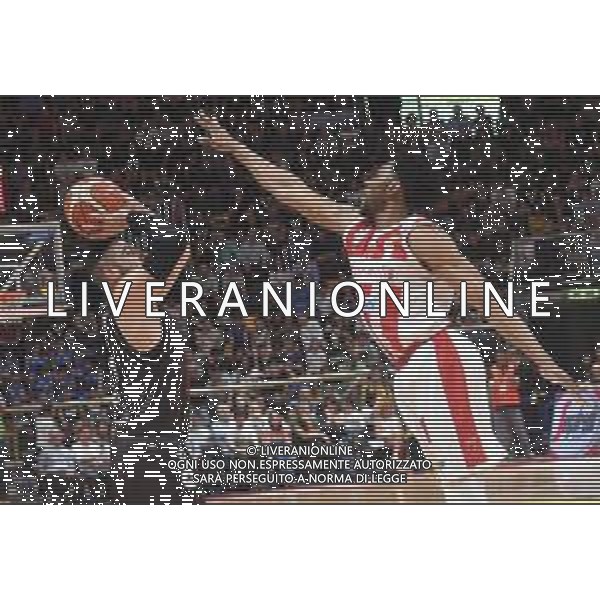 Segafredo Virtus BOLOGNA - Openjobmetis VARESE, Campionato di basket serie A1 22 aprile 2018 nella foto Pietro Aradori e Stan Okoye ©OPTIMAFOTO / AGENZIA ALDO LIVERANI SAS