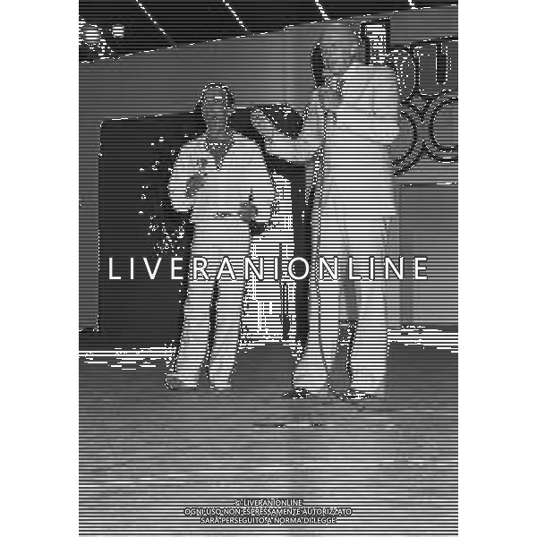 Serata benefica per la raccolta fondi per la ricerca e cura del cancro \' Una Rosa per la Vita \' alla Bussoladomani Agosto 1980 nella foto Don Lurio e Raimondo Vianello ©ARCHIVIO / AGENZIA ALDO LIVERANI SAS
