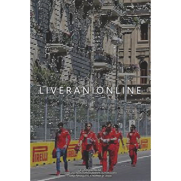 Sebastian Vettel (GER) Ferrari walks the circuit with the team. 26.04.2018. Formula 1 World Championship, Rd 4, Azerbaijan Grand Prix, Baku Street Circuit, Azerbaijan, Preparation Day. / AGENZIA ALDO LIVERANI SAS - ITALY ONLY EDITORIAL USE ONLY - F1 Gp Azerbaijan Grand Prix - Preparation Day - Baku 26.04.2018