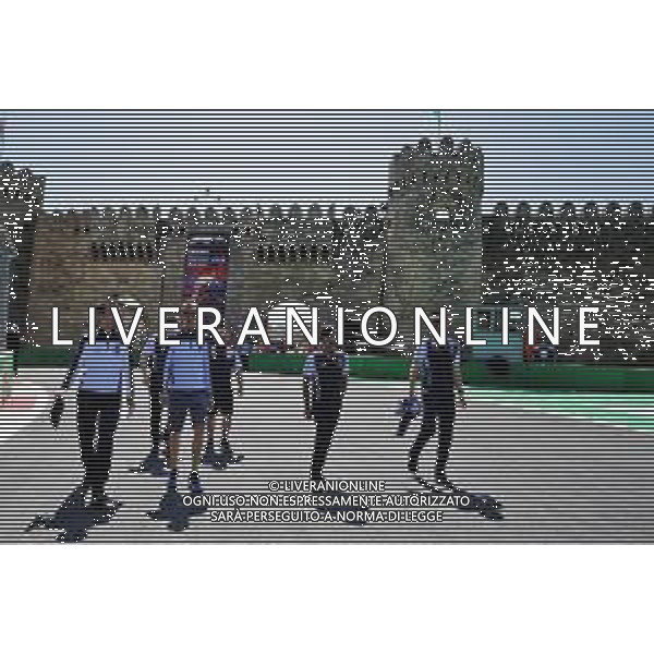 Sergey Sirotkin (RUS) Williams walks the circuit with the team. 26.04.2018. Formula 1 World Championship, Rd 4, Azerbaijan Grand Prix, Baku Street Circuit, Azerbaijan, Preparation Day. / AGENZIA ALDO LIVERANI SAS - ITALY ONLY EDITORIAL USE ONLY - F1 Gp Azerbaijan Grand Prix - Preparation Day - Baku 26.04.2018