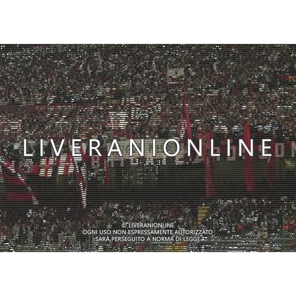28-09-1999 MILANO-CHAMPIONS LEAGUE MILAN HERTA BERLINO 1-1 NELLA FOTO TIFOSI MILAN AUGURANO BUON COMPLEANNO A SILVIO BERLUSCONI AG ALDO LIVERANI SAS