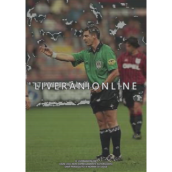 28-09-1999 MILANO-CHAMPIONS LEAGUE MILAN HERTA BERLINO 1-1 NELLA FOTO ARBITRO Gilles Veissière AG ALDO LIVERANI SAS