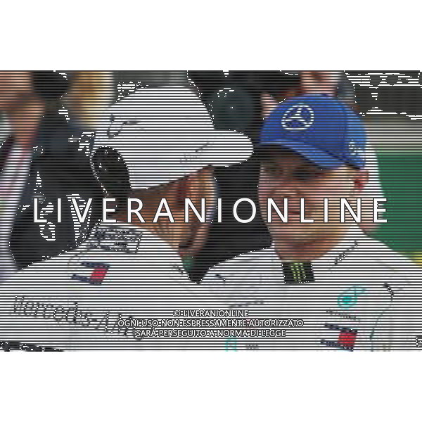 (L to R): Lewis Hamilton (GBR) Mercedes AMG F1 with team mate Valtteri Bottas (FIN) Mercedes AMG F1 in qualifying parc ferme. 28.04.2018. Formula 1 World Championship, Rd 4, Azerbaijan Grand Prix, Baku Street Circuit, Azerbaijan, Qualifying Day. / AGENZIA ALDO LIVERANI SAS - ITALY ONLY EDITORIAL USE ONLY - F1 - Formula One World Championship - Azerbaijan Grand Prix - Prove Ufficiali Qualifiche Baku, Azerbaijan 28.04.2018