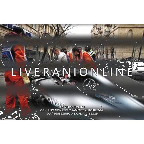 Valtteri Bottas (FIN) Mercedes AMG F1 W09 retired from the race. 29.04.2018. Formula 1 World Championship, Rd 4, Azerbaijan Grand Prix, Baku Street Circuit, Azerbaijan, Race Day. / AGENZIA ALDO LIVERANI SAS - ITALY ONLY EDITORIAL USE ONLY - F1 Motor Racing - Formula One World Championship - Azerbaijan Grand Prix - Race Day - Gara Baku, Azerbaijan 29.04.2018