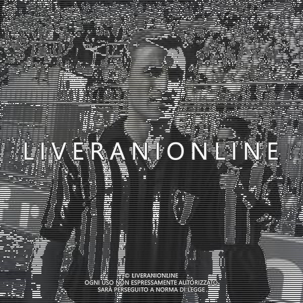 RETROSPETTIVA PAOLO BARISON CALCIATORE 1962-1963 NELLA FOTO PAOLO BARISON CON LA MAGLIA DEL MILAN AG ALDO LIVERANI SAS
