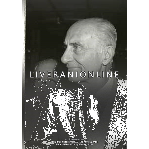 1982 MILANO CHI HA FATTO GRANDE MILANO IL SINDACO CARLO TOGNOLI PREMIA IL DIRETTORE DEL GIORNALE NUOVO INDRO MONTANELLI AG ALDO LIVERANI SAS
