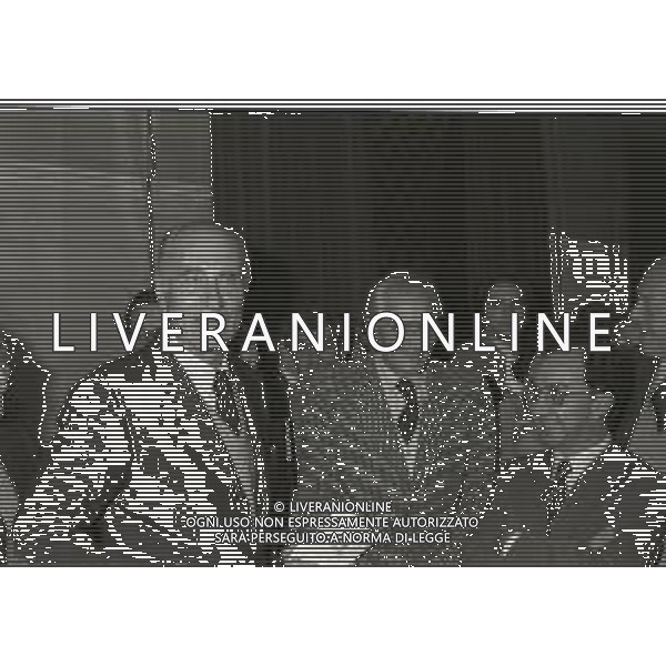 1982 MILANO CHI HA FATTO GRANDE MILANO IL SINDACO CARLO TOGNOLI PREMIA IL DIRETTORE DEL GIORNALE NUOVO INDRO MONTANELLI AG ALDO LIVERANI SAS