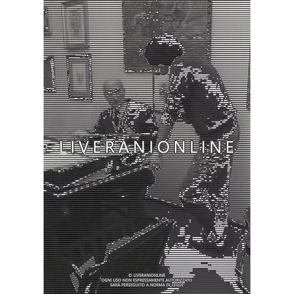1984 MILANO REDAZIONE DEL IL GIORNALE NUOVO IL DIRETTORE INDRO MONTANELLI NEL SUO UFFICIO AG ALDO LIVERANI SAS