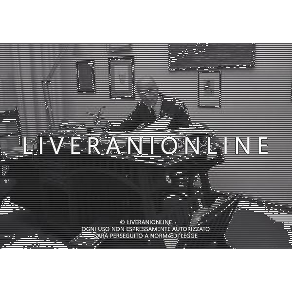 1984 MILANO REDAZIONE DEL IL GIORNALE NUOVO IL DIRETTORE INDRO MONTANELLI NEL SUO UFFICIO AG ALDO LIVERANI SAS